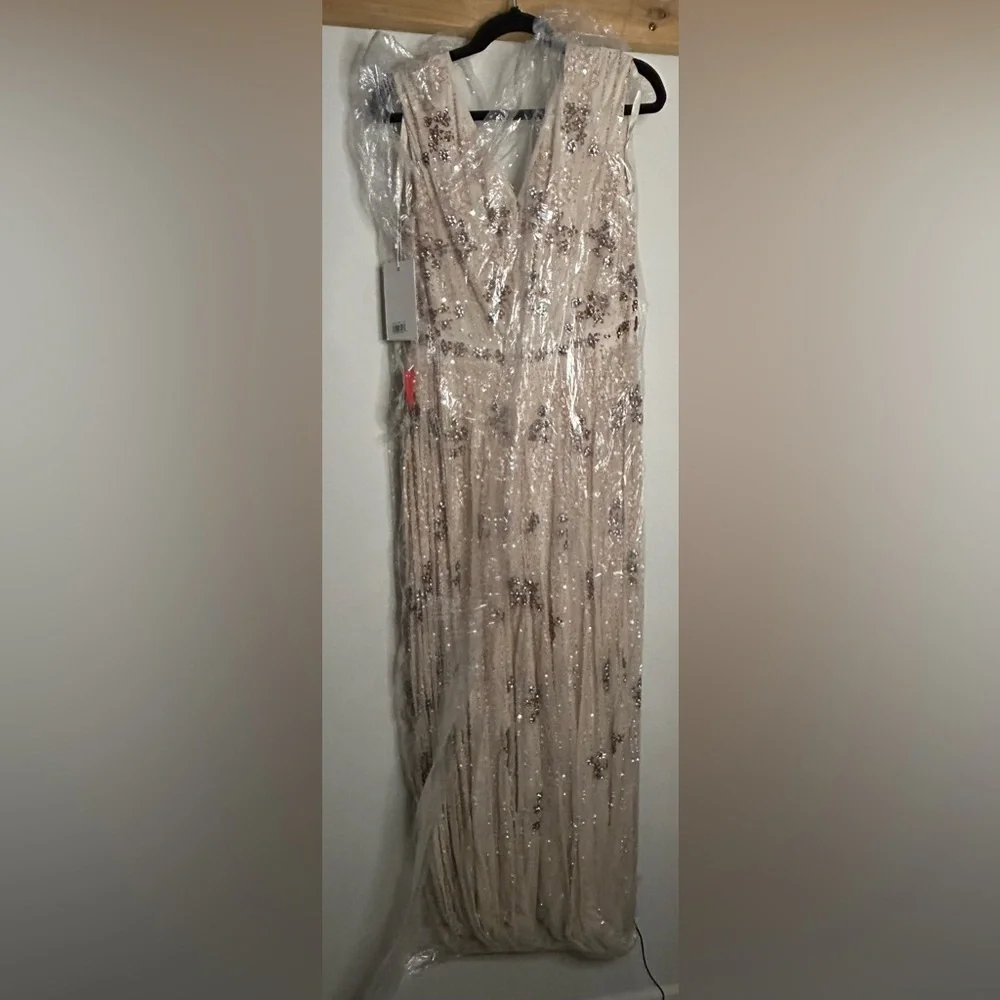 NWT MAC DUGGAL Cap Sleeve Embellished Gown - Picture 7 of 9